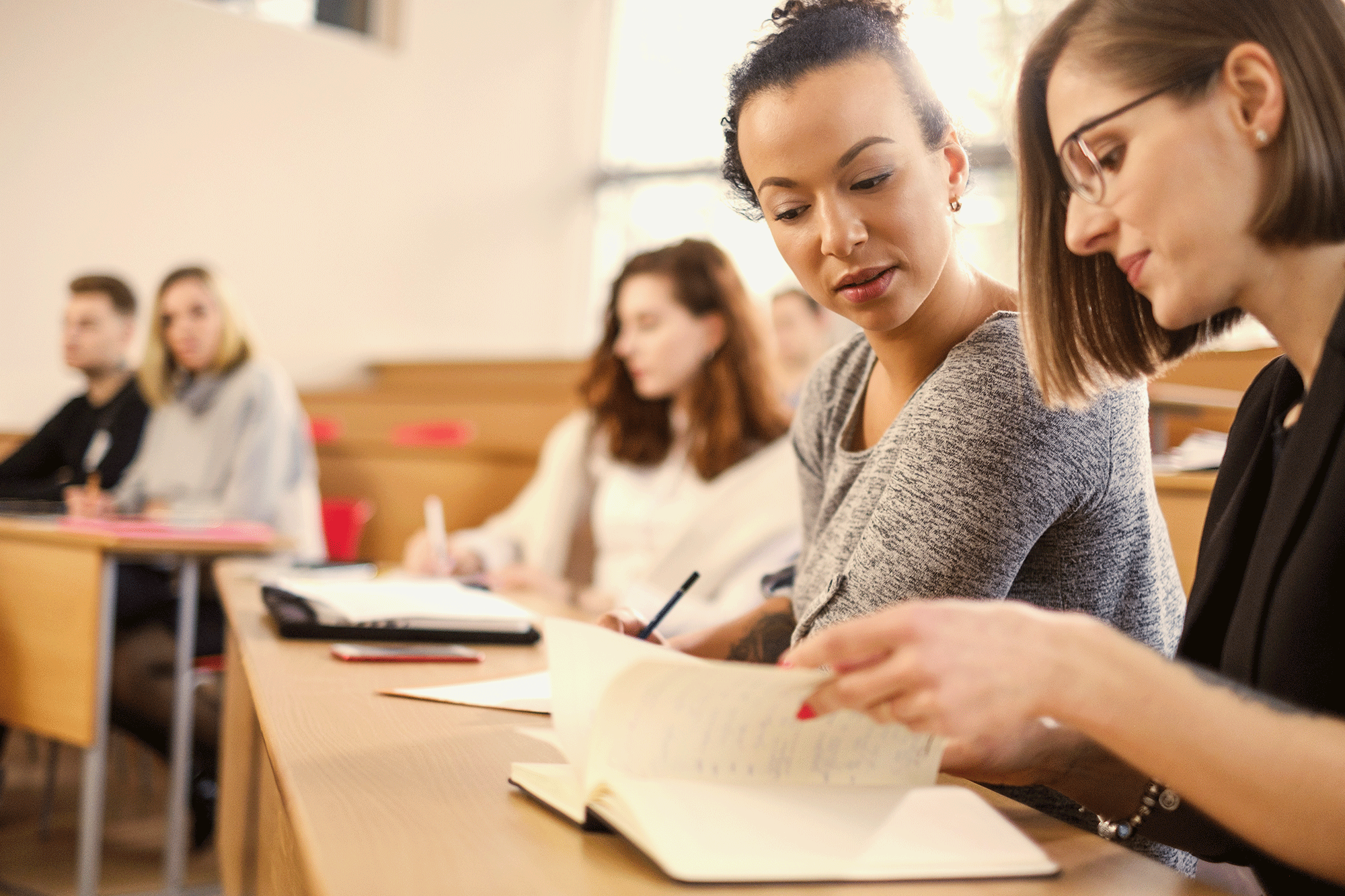 10 Reasons Why You Should Take a College Class This Summer